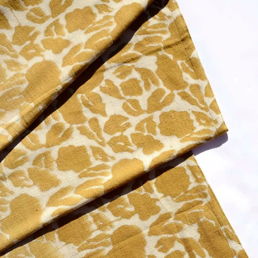 Yan Table Runner